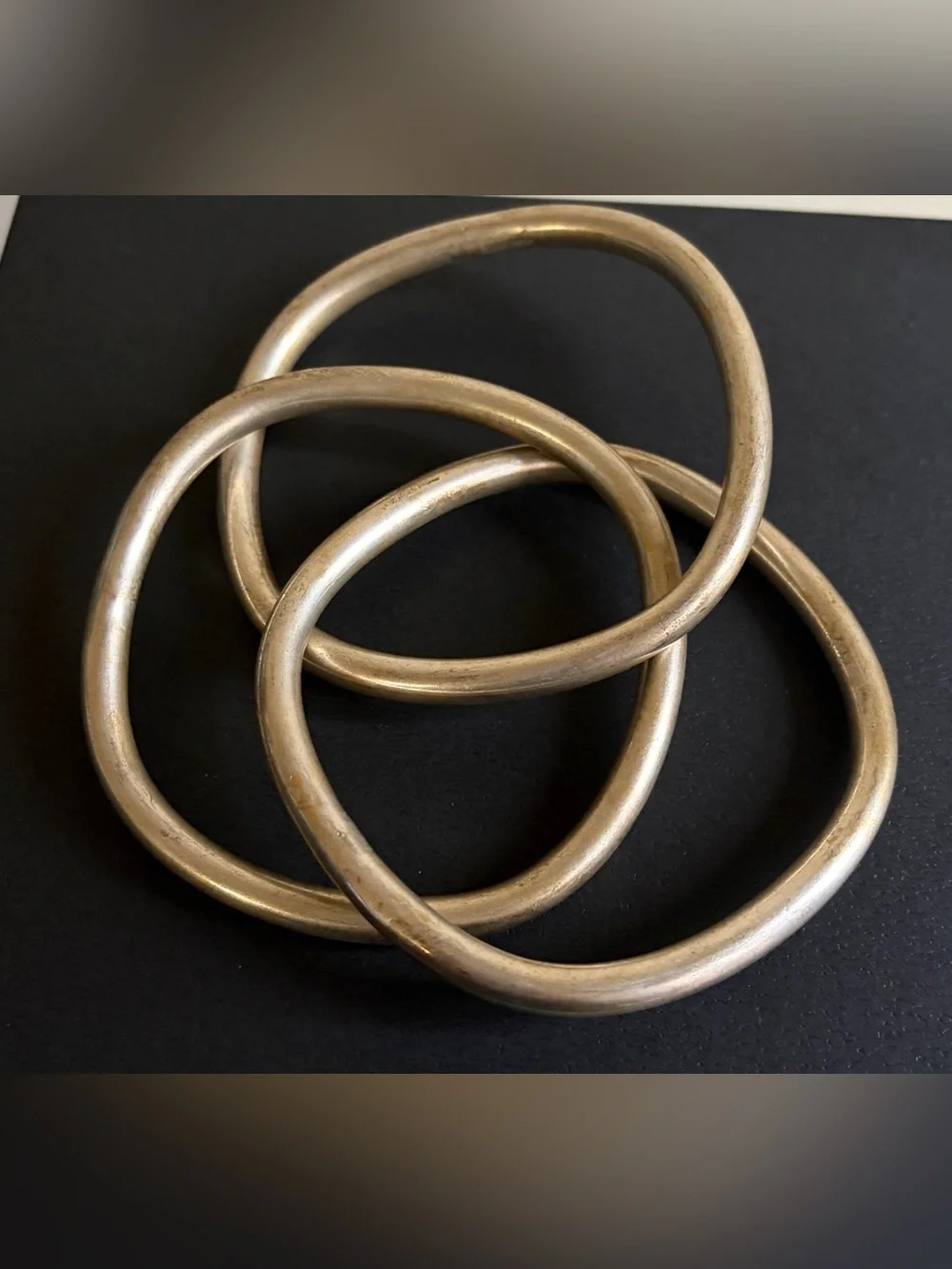 Vintage Triple Interlocking Bangle Bracelet - Brushed silver Tone